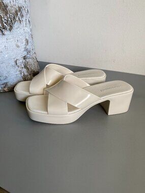 Jeffrey Campbell Cream Bubblegum Platform Jelly Slide Glossy Sandals Sz 9